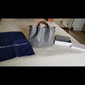 Dooney City Large Barlow & Double Zip Wallet Set